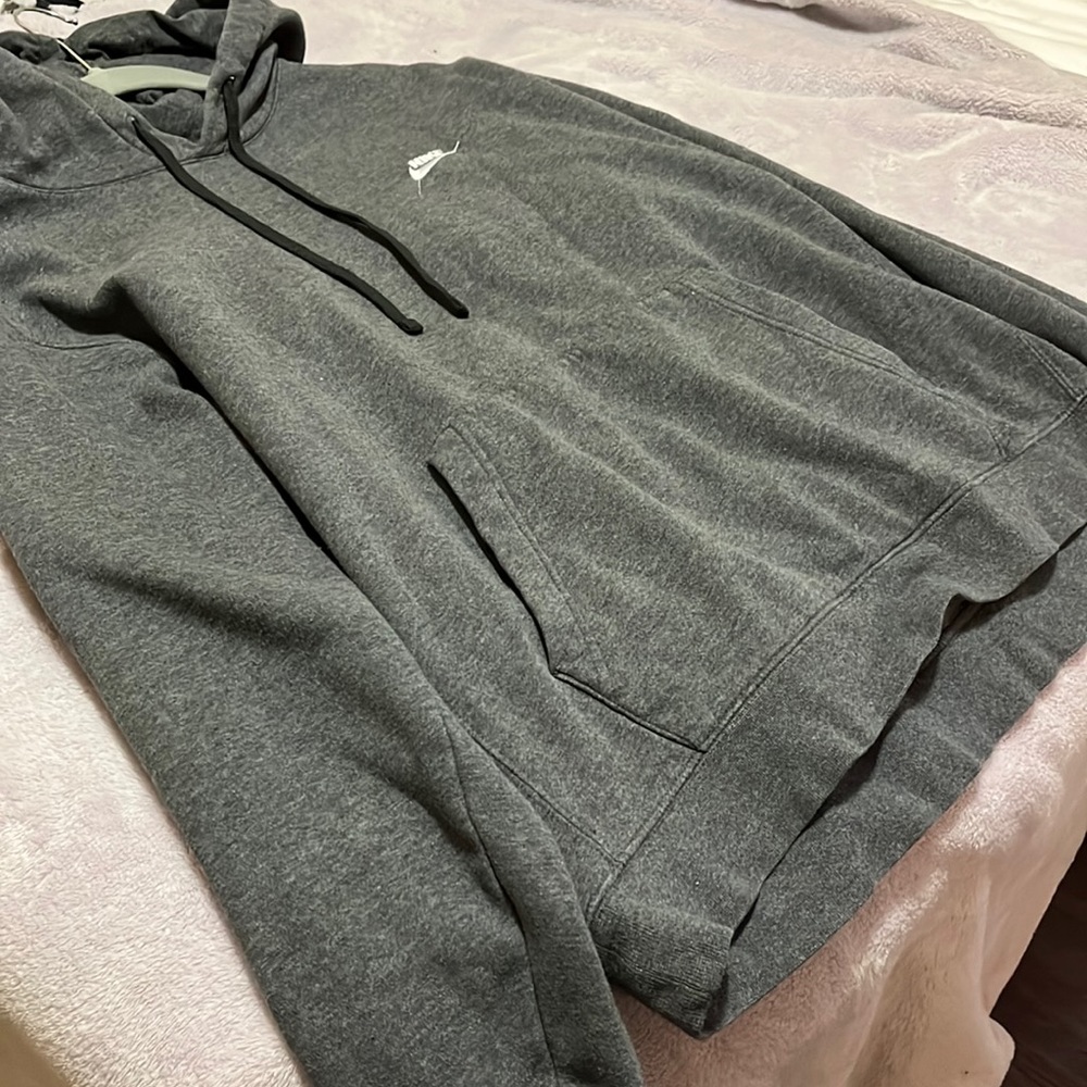 Nike Men’s Fleece Pullover Hoodie- Charcoal Heather Size L